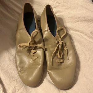 Capezio women’s tap shoes size 10